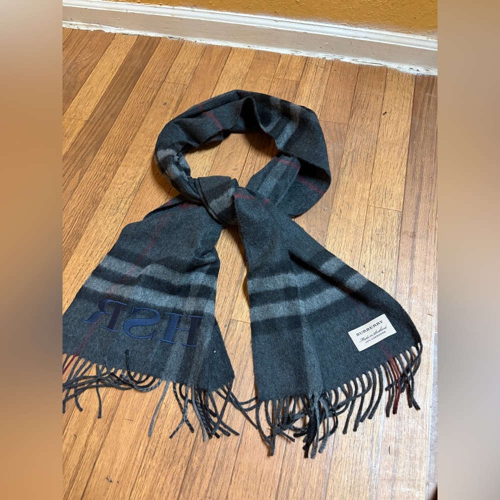 Burberry Black and Red Cashmere Scarf - Picture 5 of 9